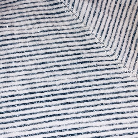 Danskin Sparkle Stripe top with finger holes - Picture 2 of 4